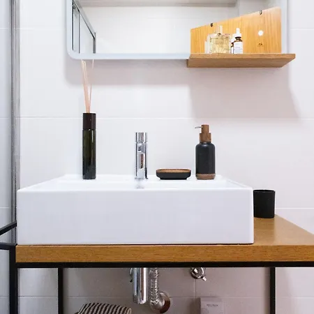 Ventura - Bright And Stylish In The Heart Of Matosinhos (Porto)